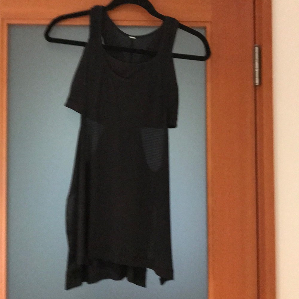 Lululemon workout top